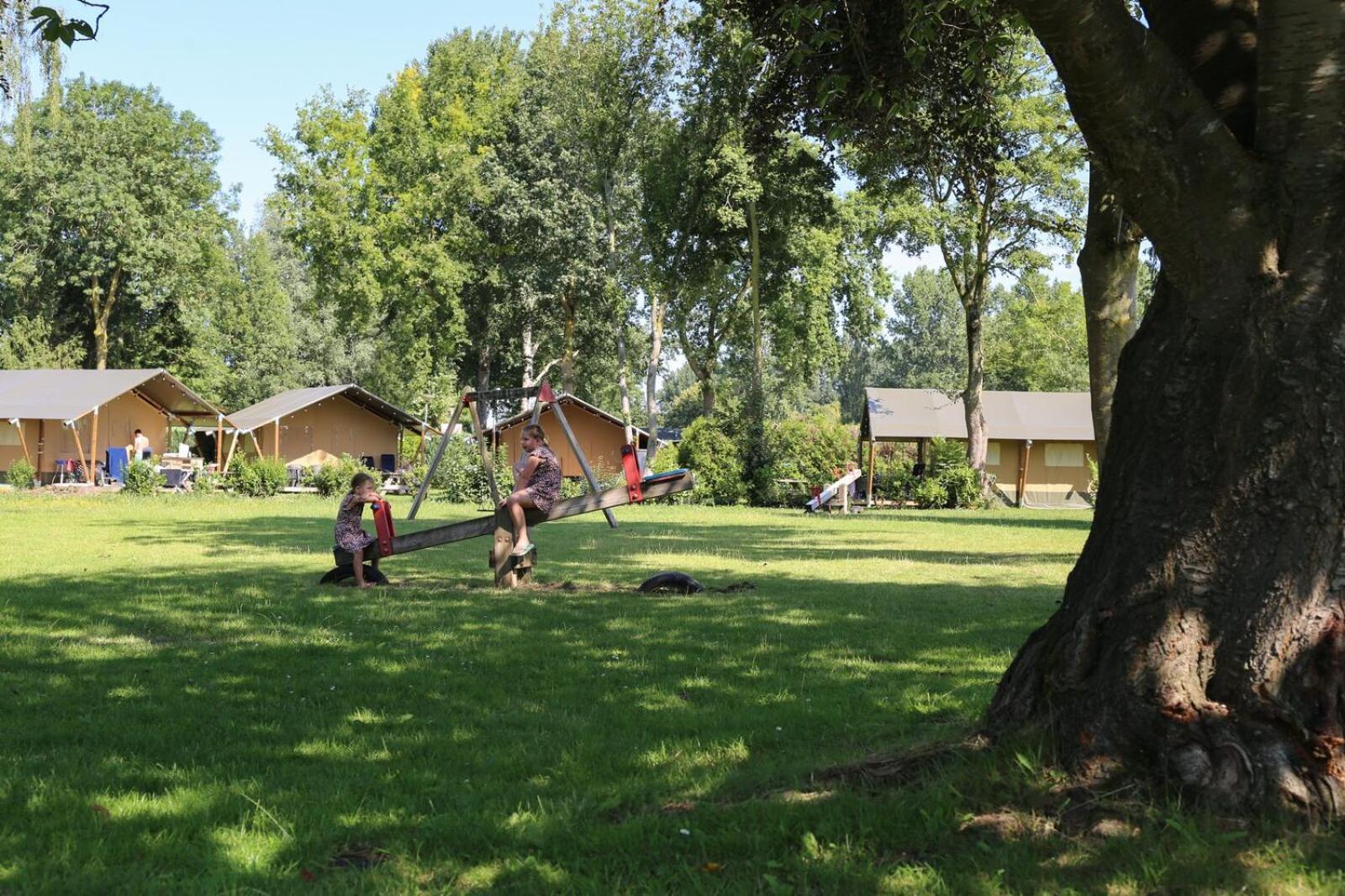 Recreatiepark En Jachthaven De Scherpenhof Terwolde Exteriör bild